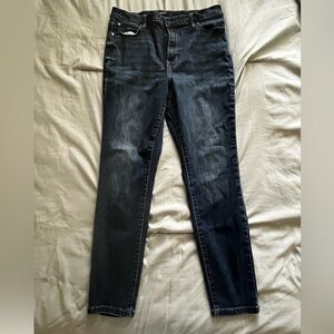 Vera Wang Dark Wash Skinny Jeans